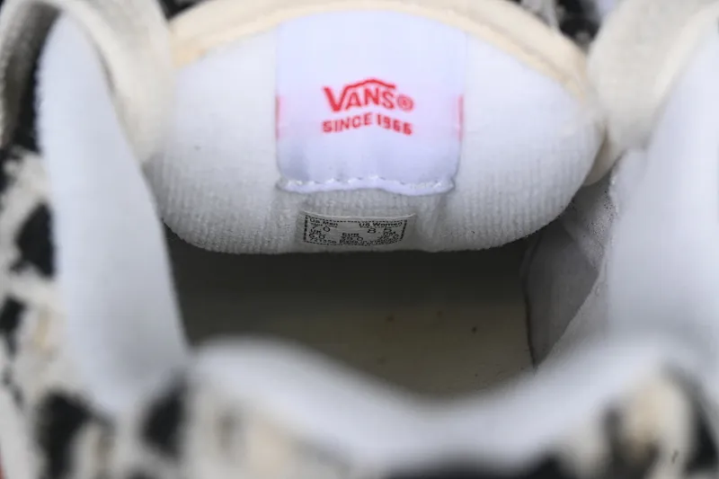 All categories Vans Vans series Vans Low Vans low-top Vans Caldrone Vans official American retro casual skateboard shoes VN0A5JM2BA21